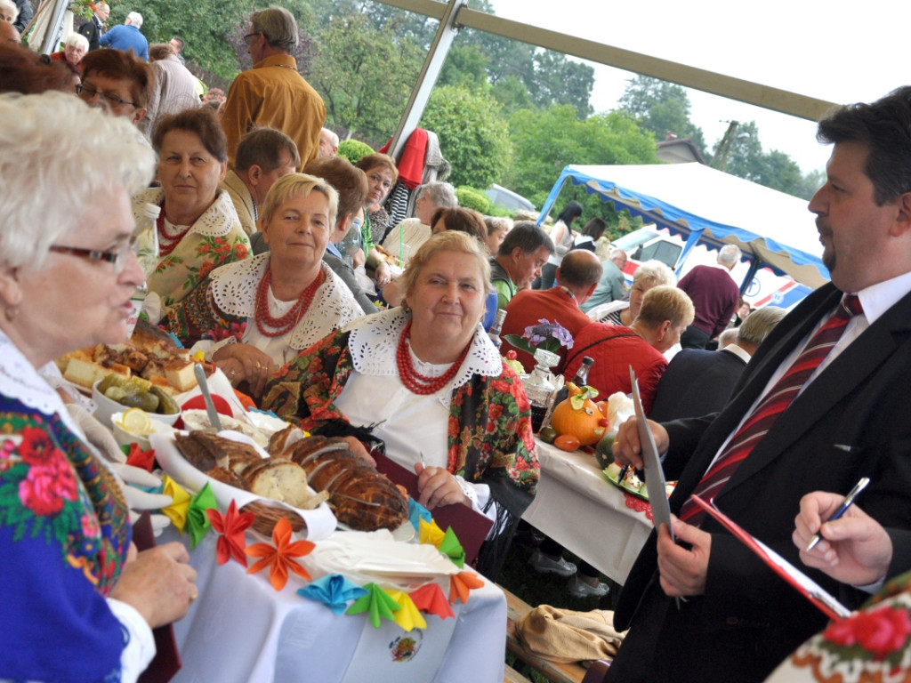 Powiatowy Piknik Seniora w Karniowicach - 6.08.2016 r.