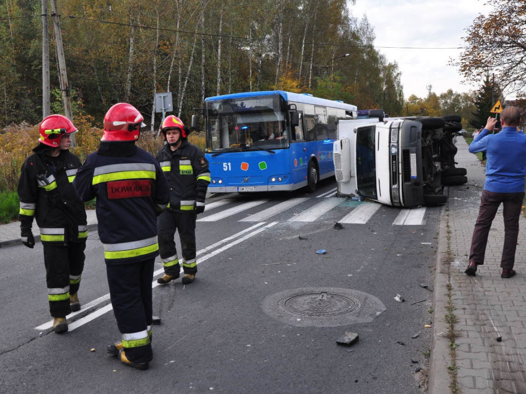 Zdarzenie aut na ul. Grunwaldzkiej w Trzebini