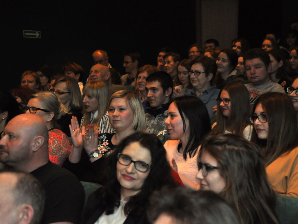 "Moralność pani Dulskiej" - premiera spektaklu w wykonaniu uczniów II Liceum Ogólnokształcącego w Chrzanowie