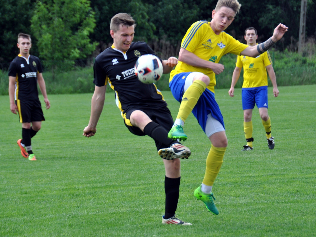 Mecz A-klasy UKS Dulowa - Fablok Chrzanów - 20.05.2018 r.