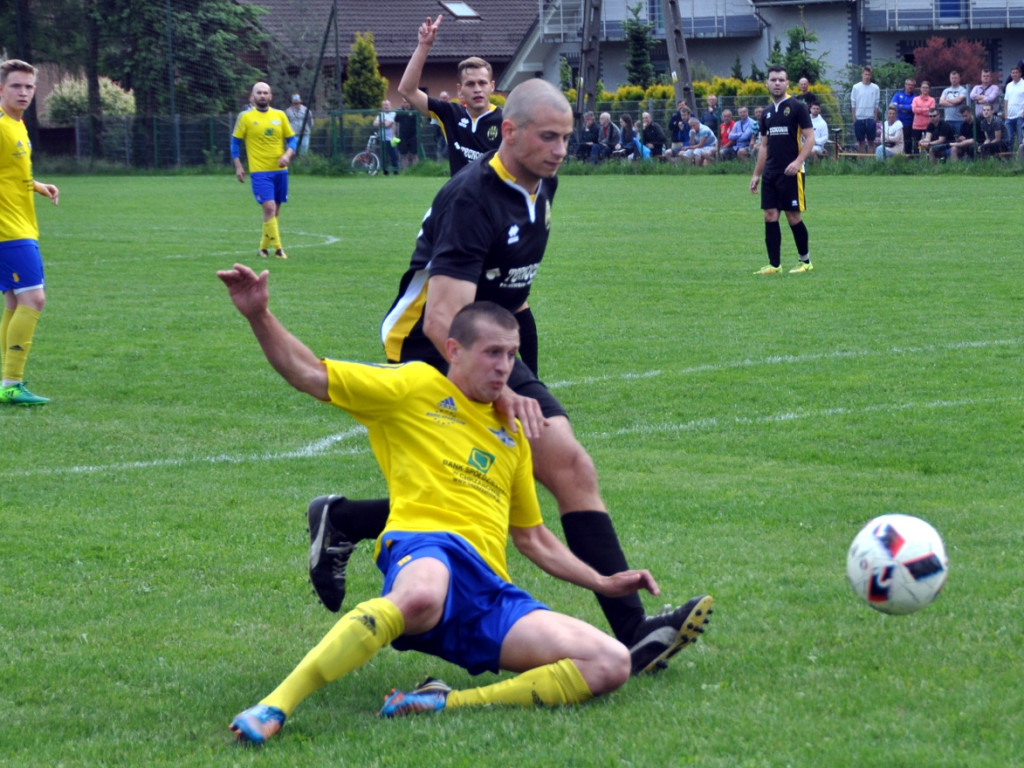 Mecz A-klasy UKS Dulowa - Fablok Chrzanów - 20.05.2018 r.