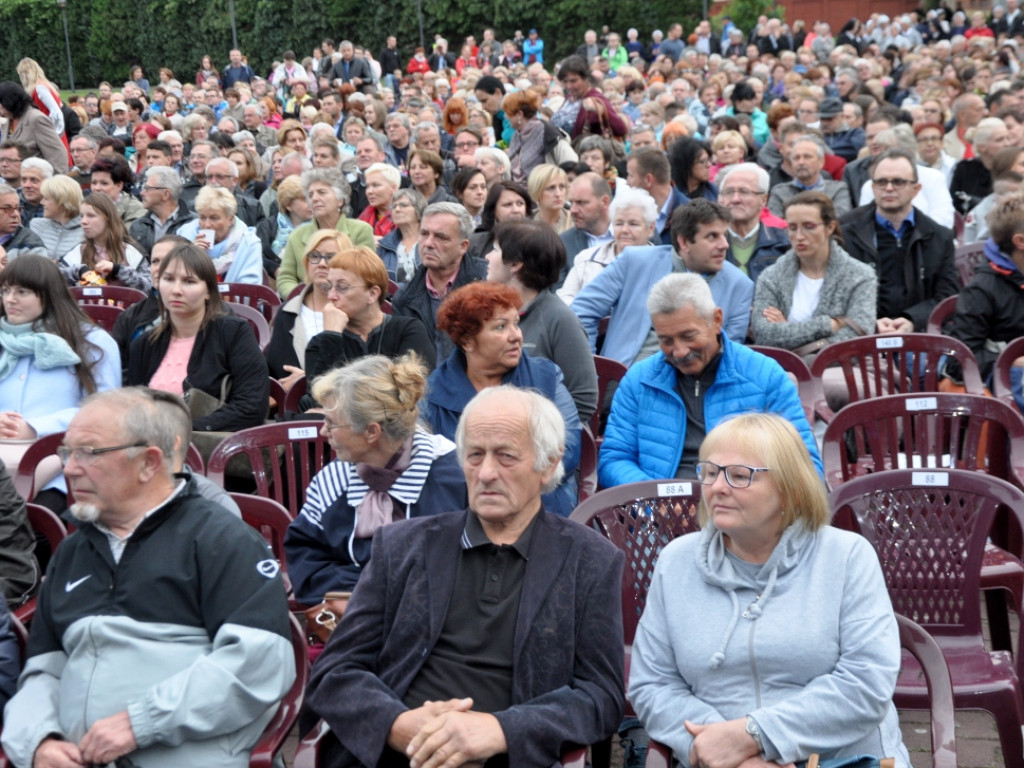 Przedstawienie plenerowe "Skrzypek na dachu" - Dni Trzebini 22.06.2018 r.