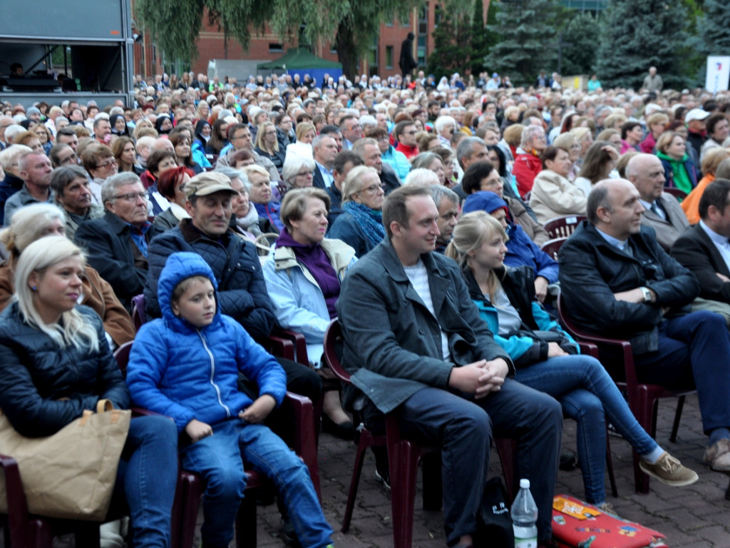 Przedstawienie plenerowe "Skrzypek na dachu" - Dni Trzebini 22.06.2018 r.