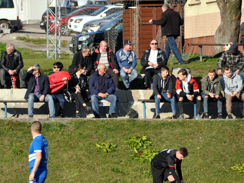 Mecz A-klasy Błyskawica Myślachowice - MKS Libiąż - 10.11.2018 r.
