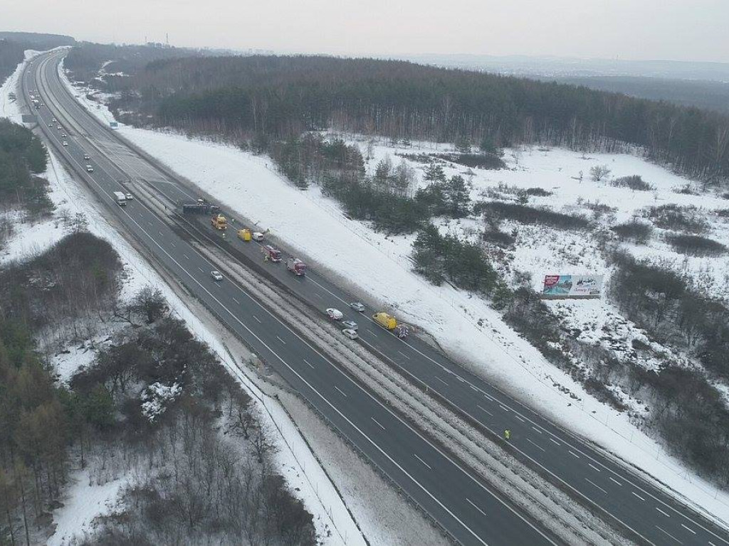 Ciężarówka przewróciła się na autostradzie A4 - 16.01.2019 r.