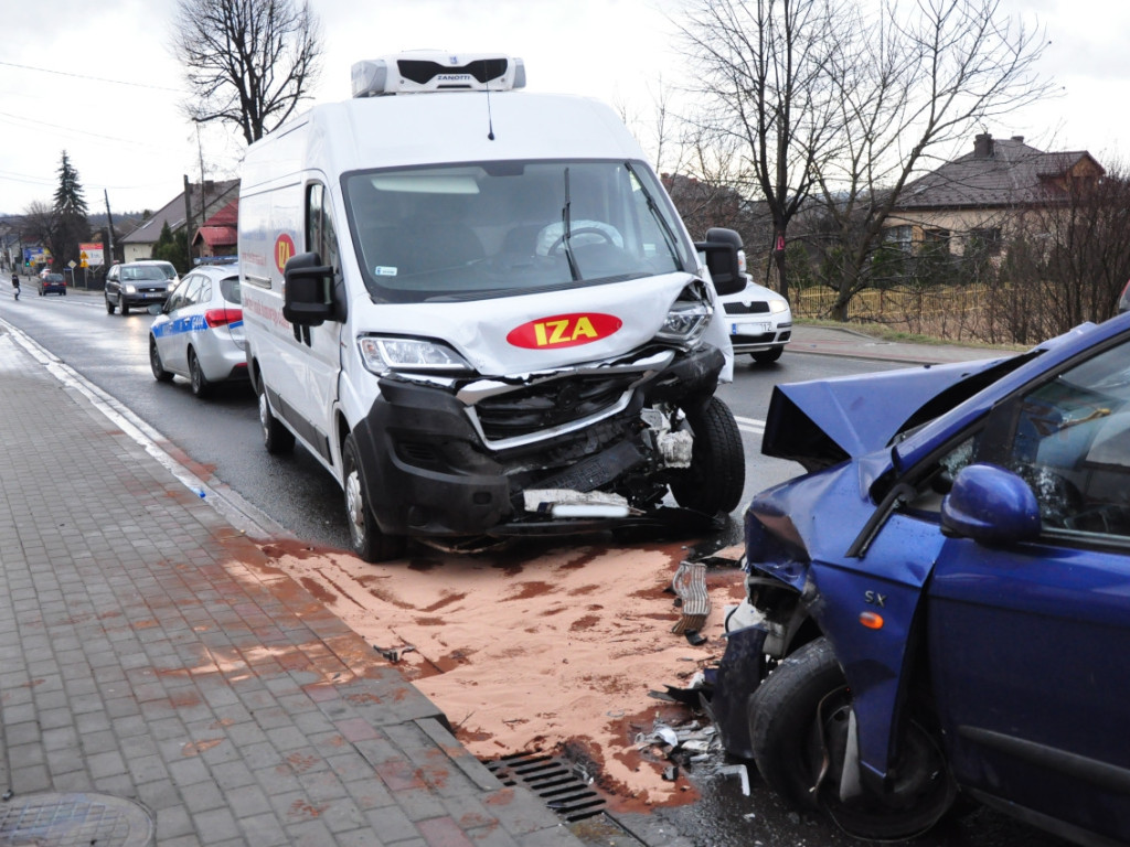 Wypadek na krajówce w Młoszowej 15.03.2019