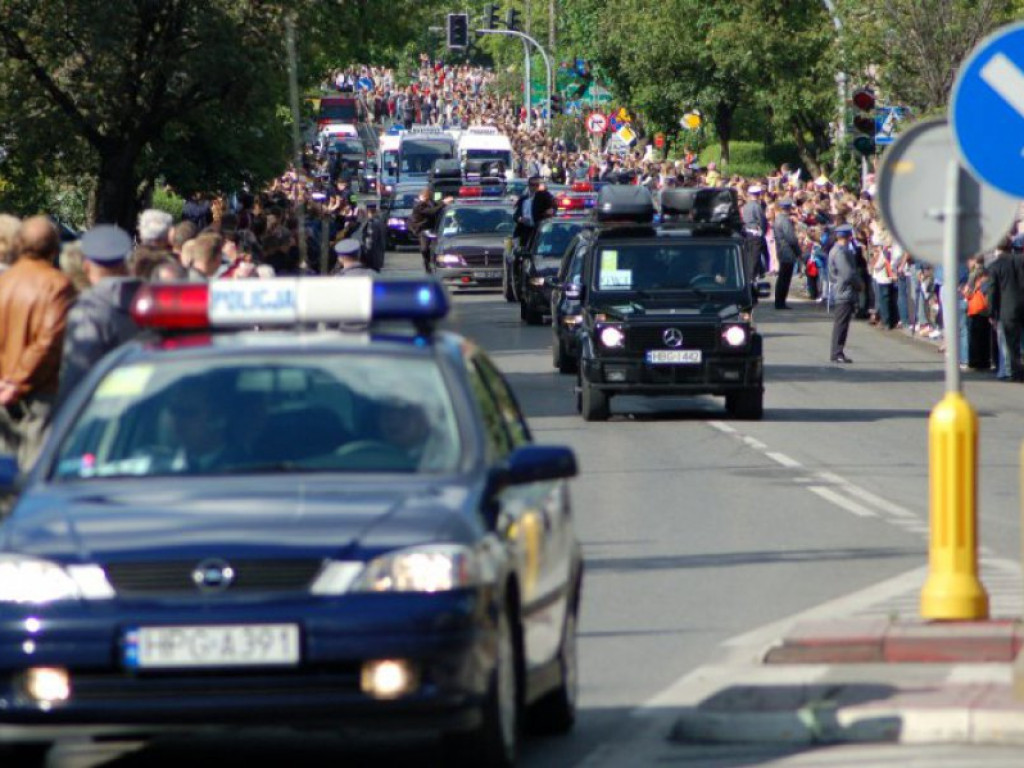 Przejazd papieża Benedykta XVI przez Chrzanów i Libąż 28.05.2006 r.