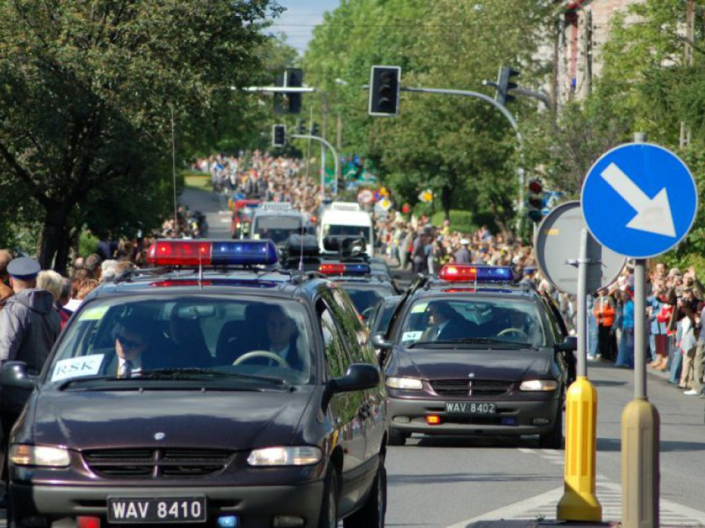 Przejazd papieża Benedykta XVI przez Chrzanów i Libąż 28.05.2006 r.