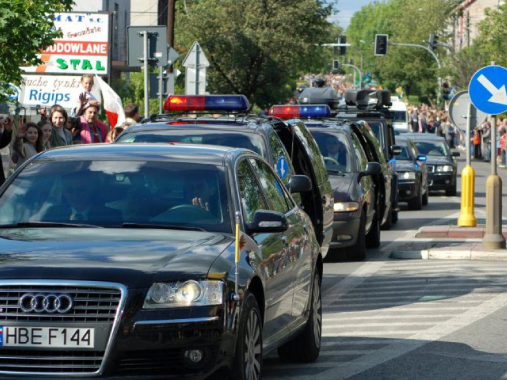 Przejazd papieża Benedykta XVI przez Chrzanów i Libąż 28.05.2006 r.