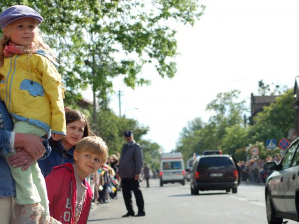 Przejazd papieża Benedykta XVI przez Chrzanów i Libąż 28.05.2006 r.