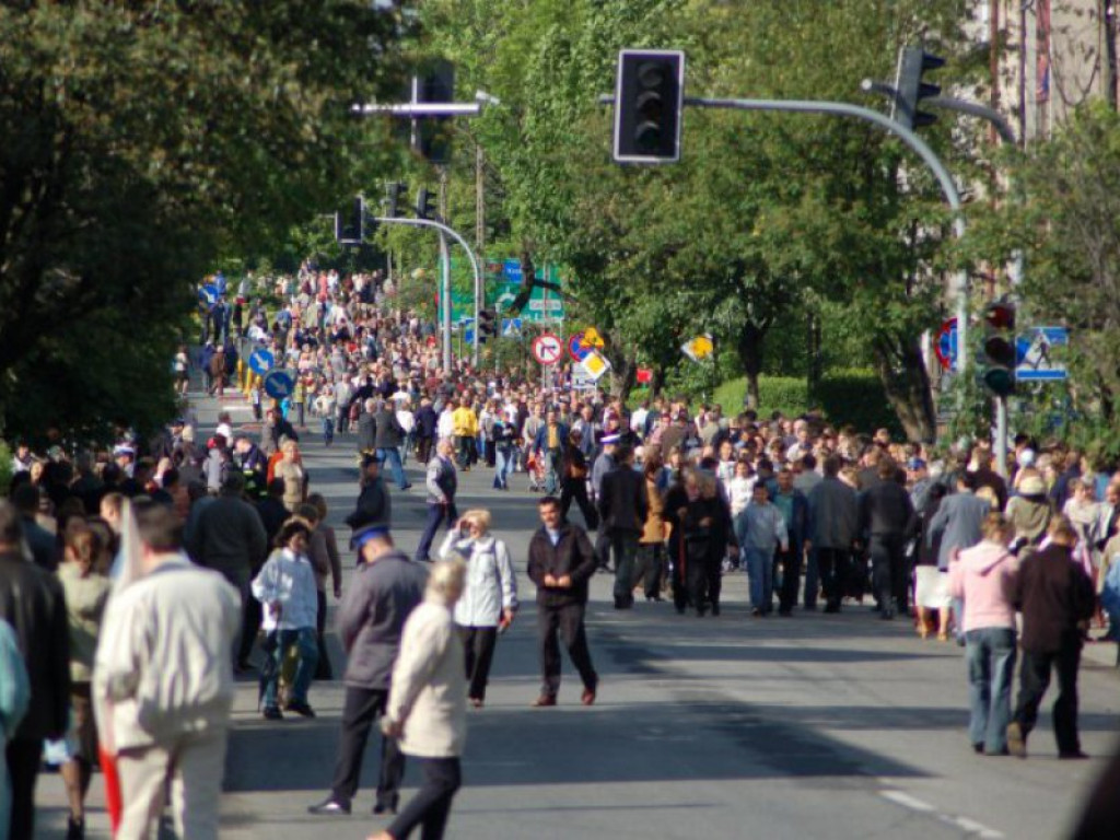 Przejazd papieża Benedykta XVI przez Chrzanów i Libąż 28.05.2006 r.