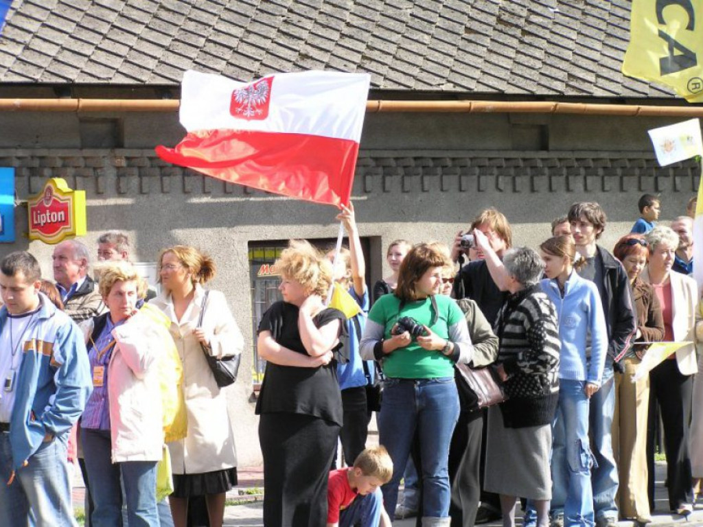 Przejazd papieża Benedykta XVI przez Chrzanów i Libąż 28.05.2006 r.