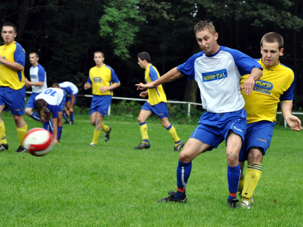 Mecze na boisku w Młoszowej w latach 2008-2012