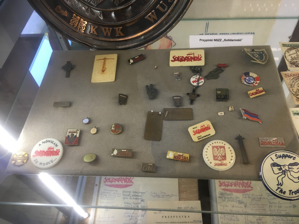 Wystawa o Solidarności w trzebińskiej  bibliotece
