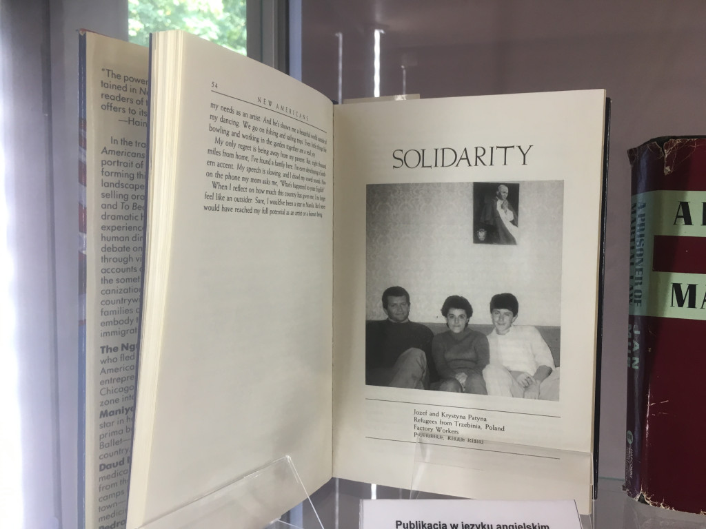 Wystawa o Solidarności w trzebińskiej  bibliotece