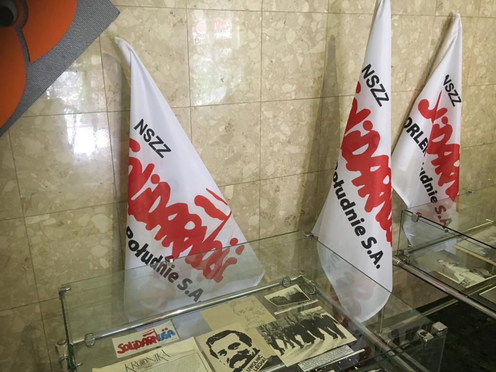 Wystawa o Solidarności w trzebińskiej  bibliotece