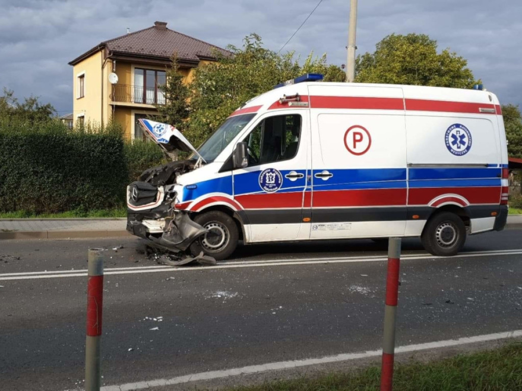 Zderzenie karetki z osobówką w Woli Filipowskiej 20.09.2019r.