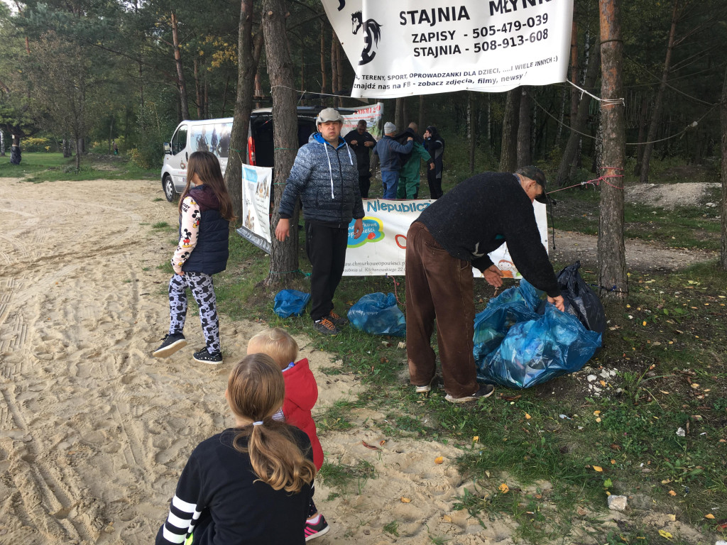 Sprzątali na brzegu i na dnie Balatonu