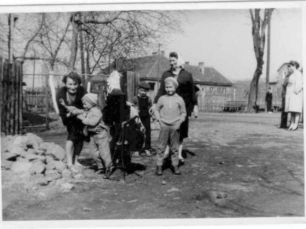 Wielkanocne Dziady na starych fotografiach