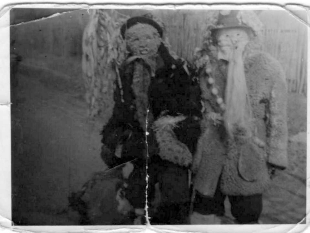 Wielkanocne Dziady na starych fotografiach