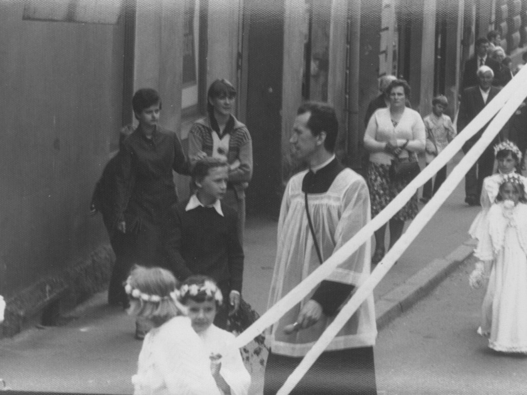 Procesja Bożego Ciała w Chrzanowie z początku lat 80.