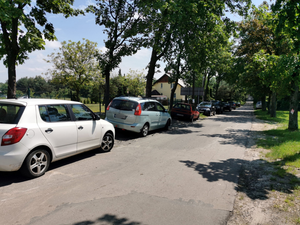 Potrzebny jest parking koło przystanku kolejowego w Dulowej