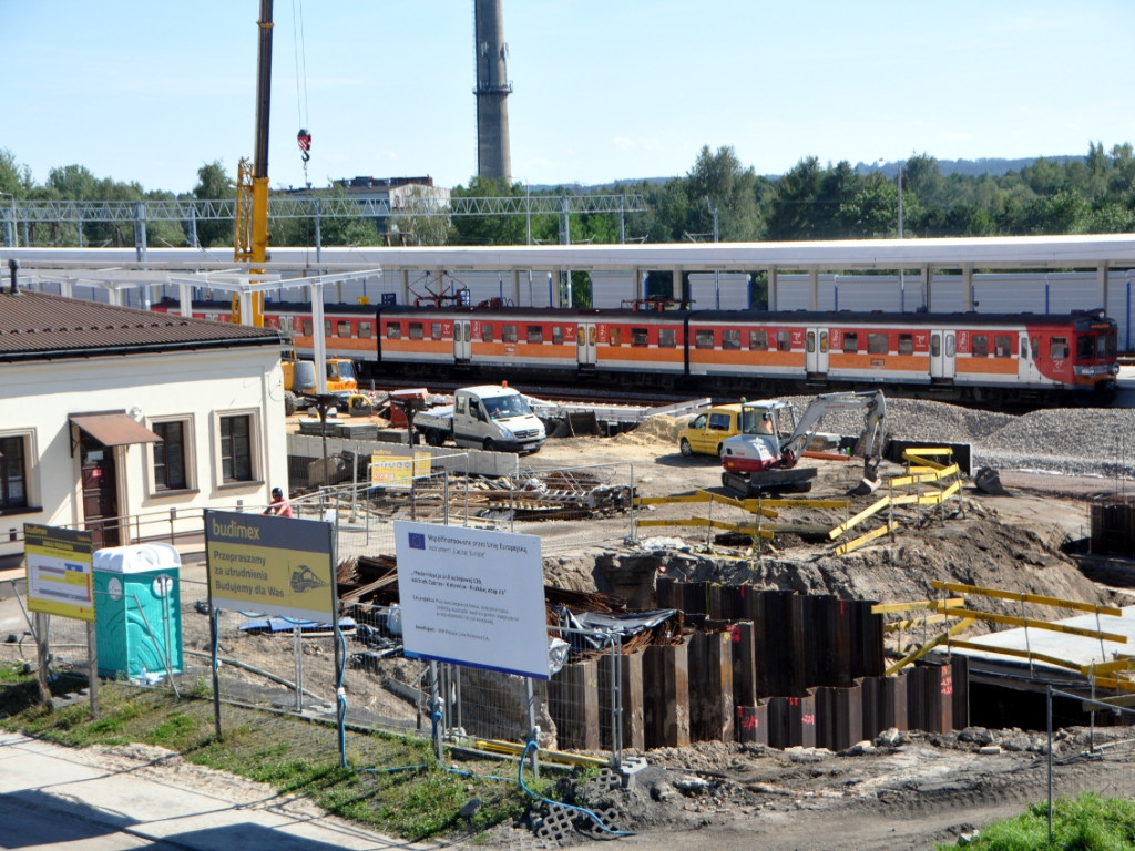 Zobaczcie postępy przebudowy dworca kolejowego w Trzebini