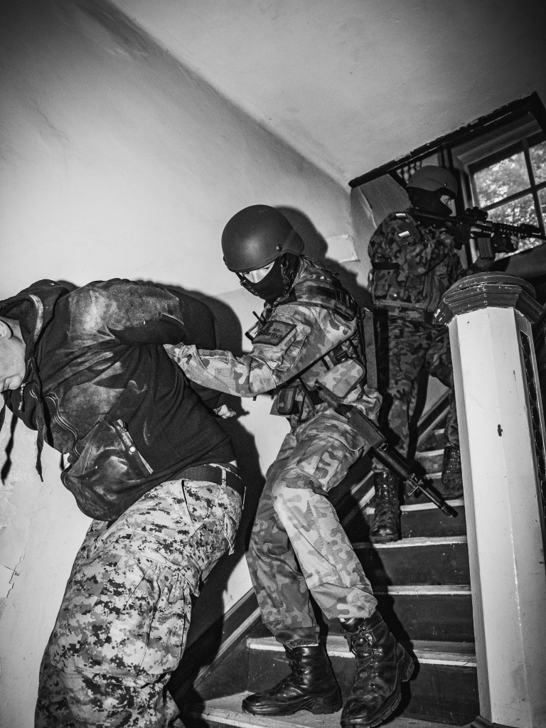 Rabusie i terroryści potraktowani profesjonalnie