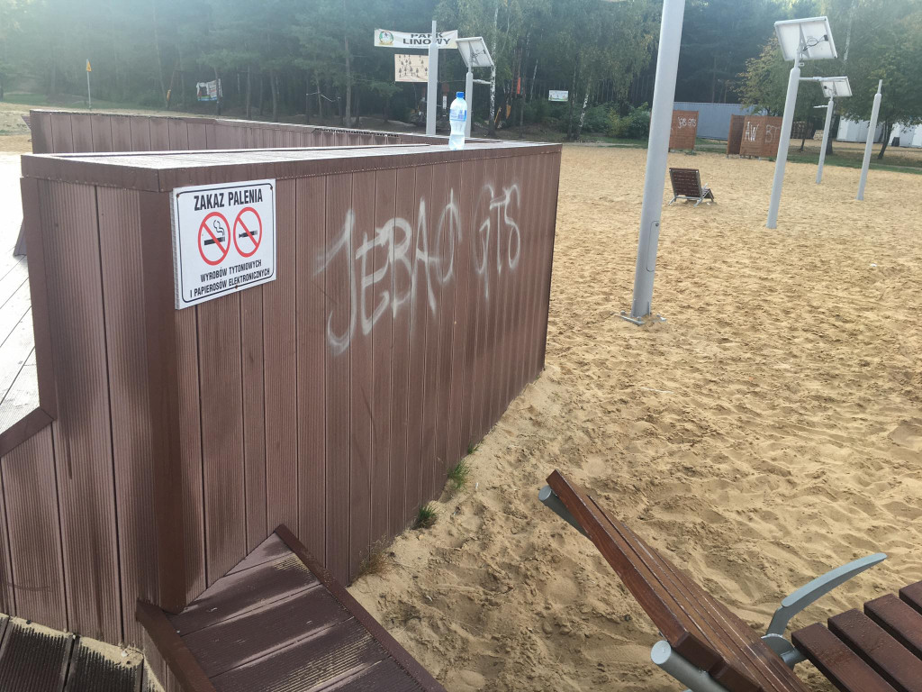 Wandale oszpecili trzebiński Balaton
