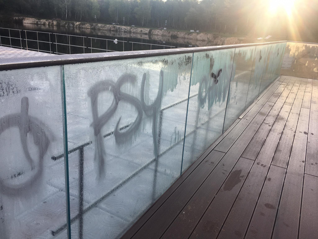 Wandale oszpecili trzebiński Balaton