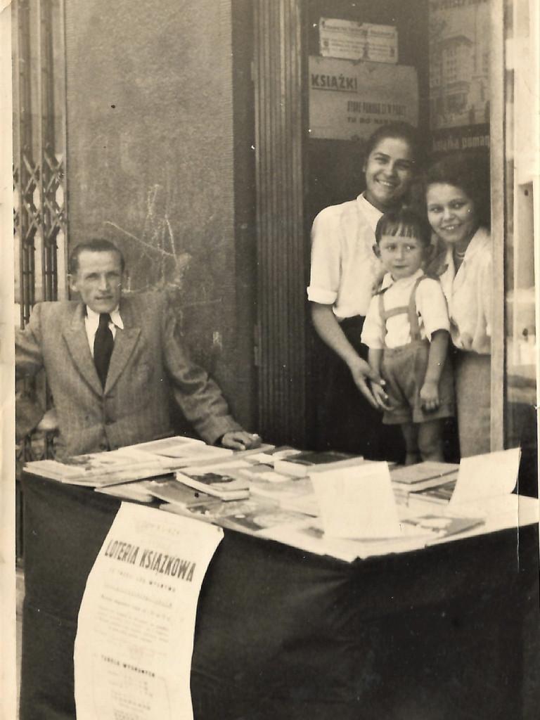 Zdjęcia historyczne z facebookowej grupy PRZEŁOMowe Historie