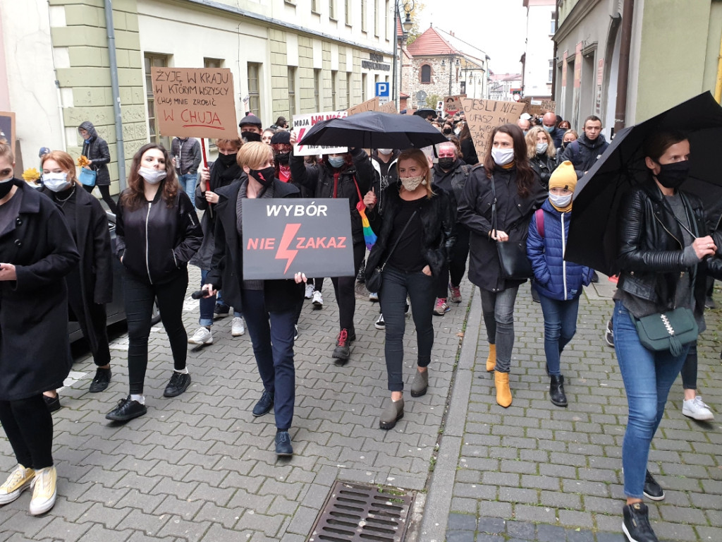 Spacer w obronie praw kobiet w Chrzanowie 25.10.2020r.
