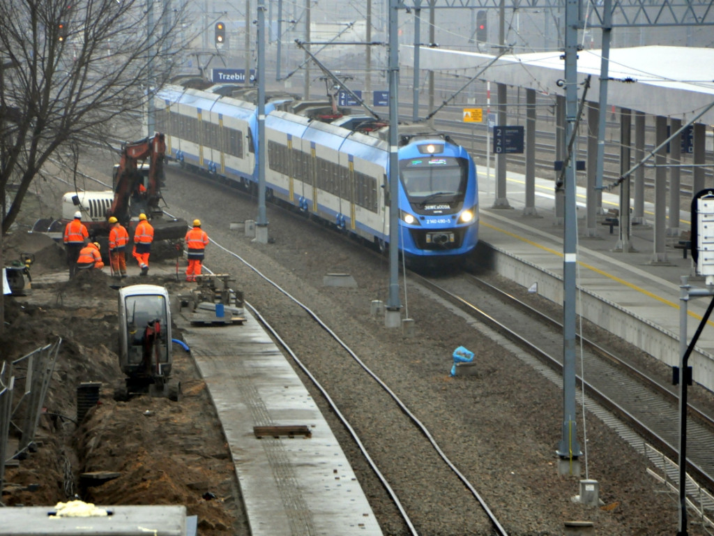 Prace na stacji PKP w Trzebini - grudzień 2020 r.