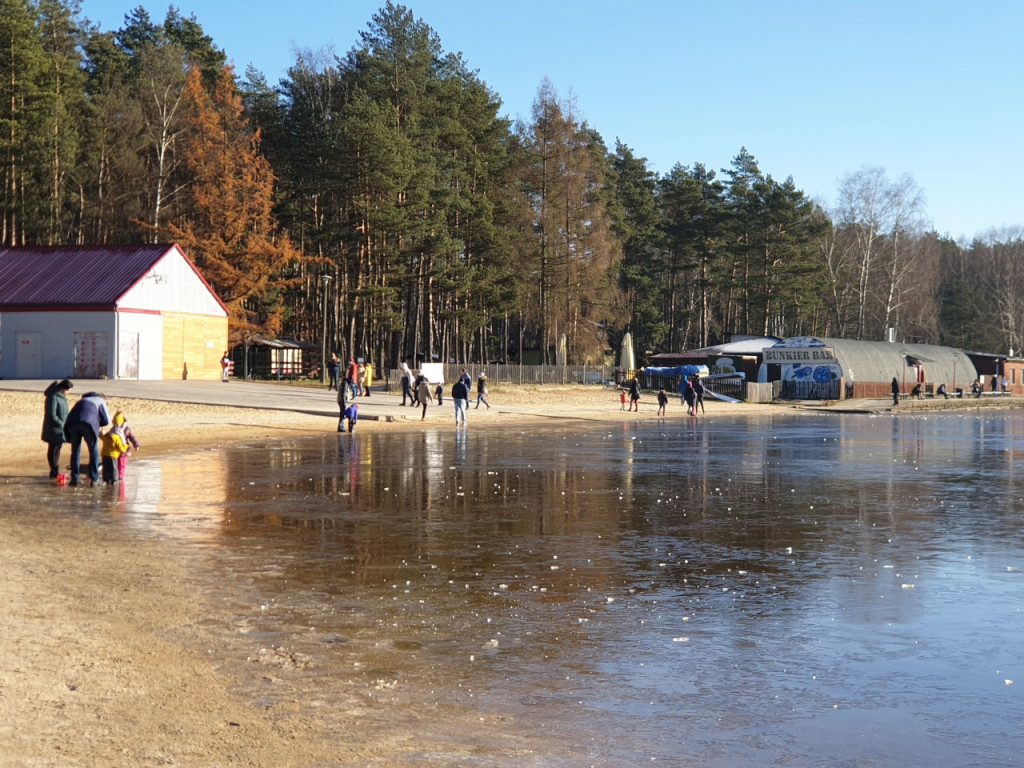 Niedziela nad trzebińskim Chechłem 27.12.2020r.