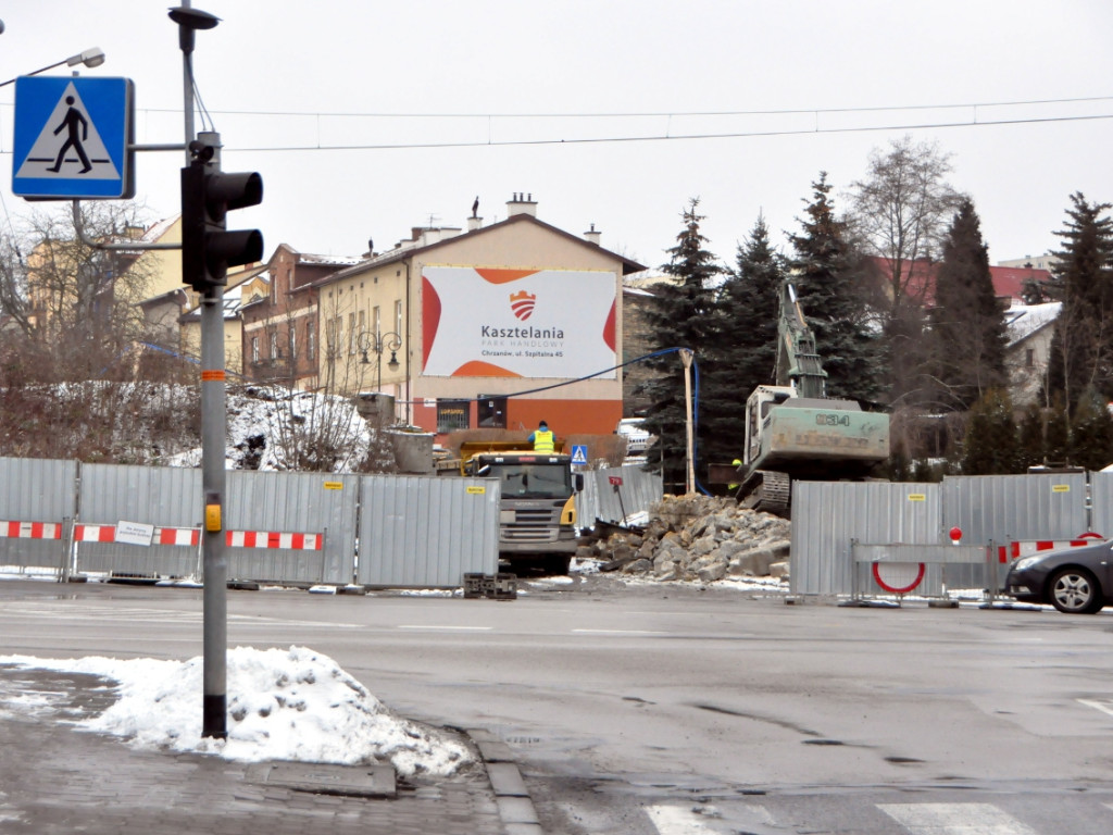 Zaczęło się wyburzanie wiaduktu na Krakowskiej w Chrzanowie