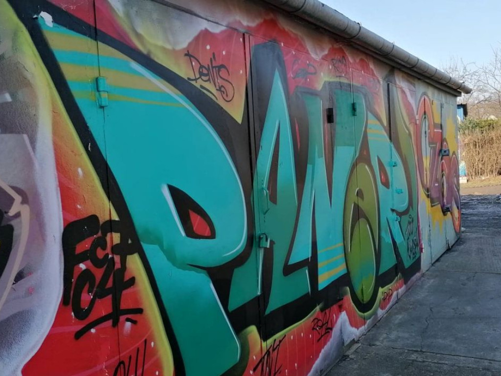 Graffiti na budynkach w Chrzanowie