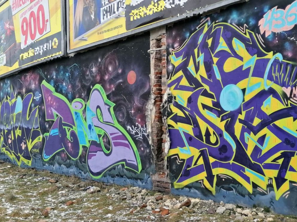 Graffiti na budynkach w Chrzanowie
