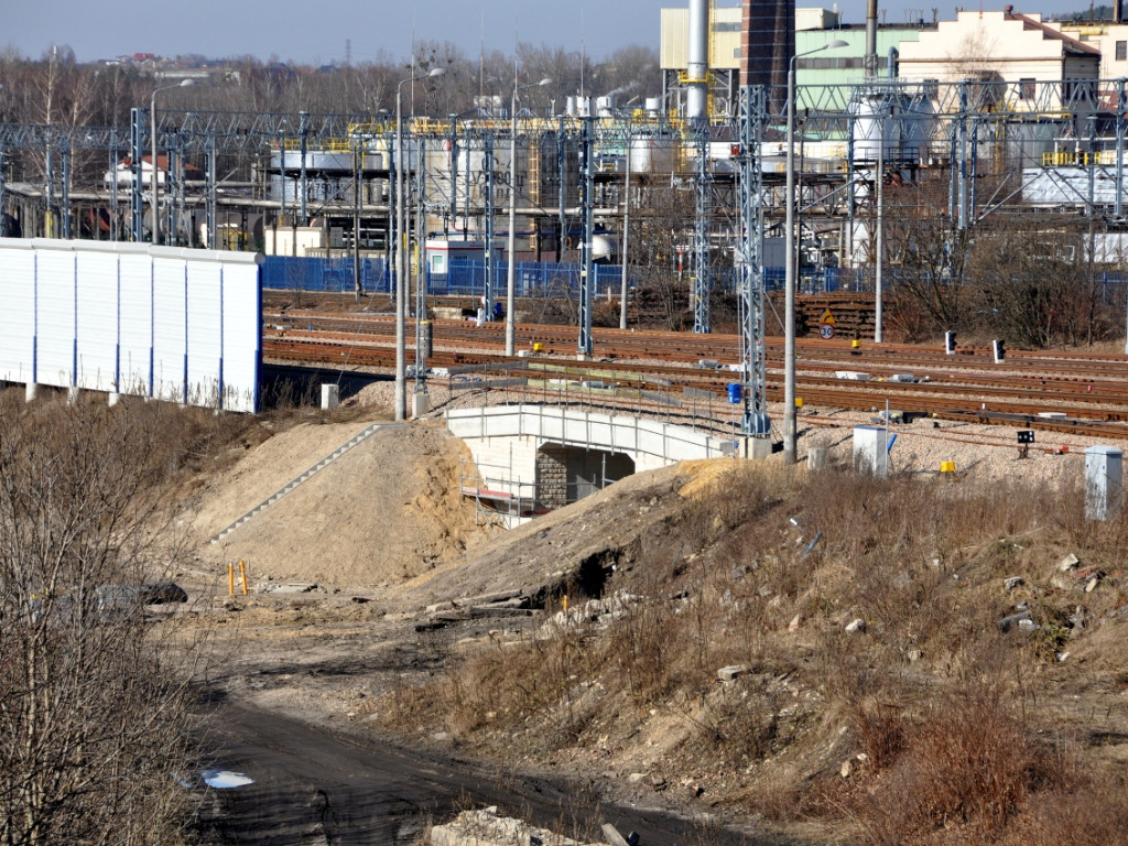 Przebudowa wiaduktu nad ul. Dworcową w Trzebini - marzec 2021 r.