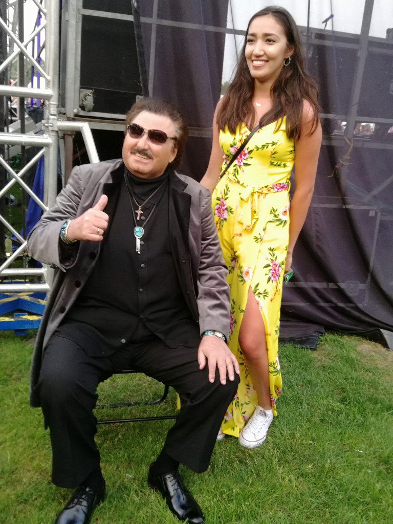Krzysztof Krawczyk i jego fani. Alwernia, czerwiec  2019