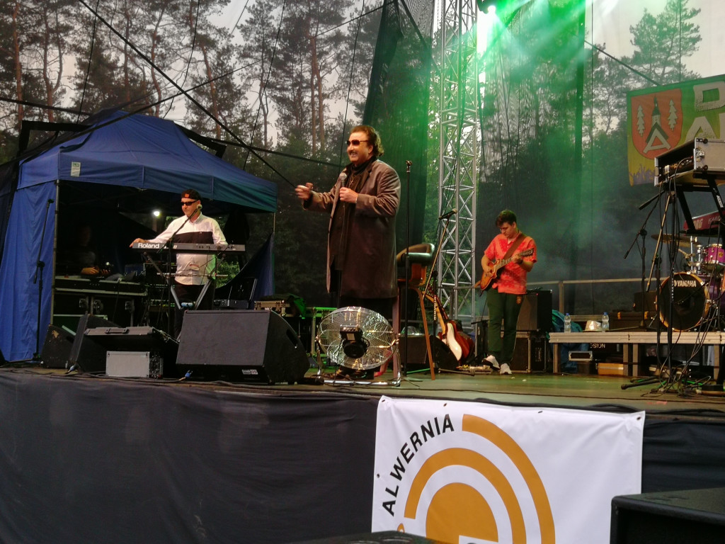 Krzysztof Krawczyk i jego fani. Alwernia, czerwiec  2019