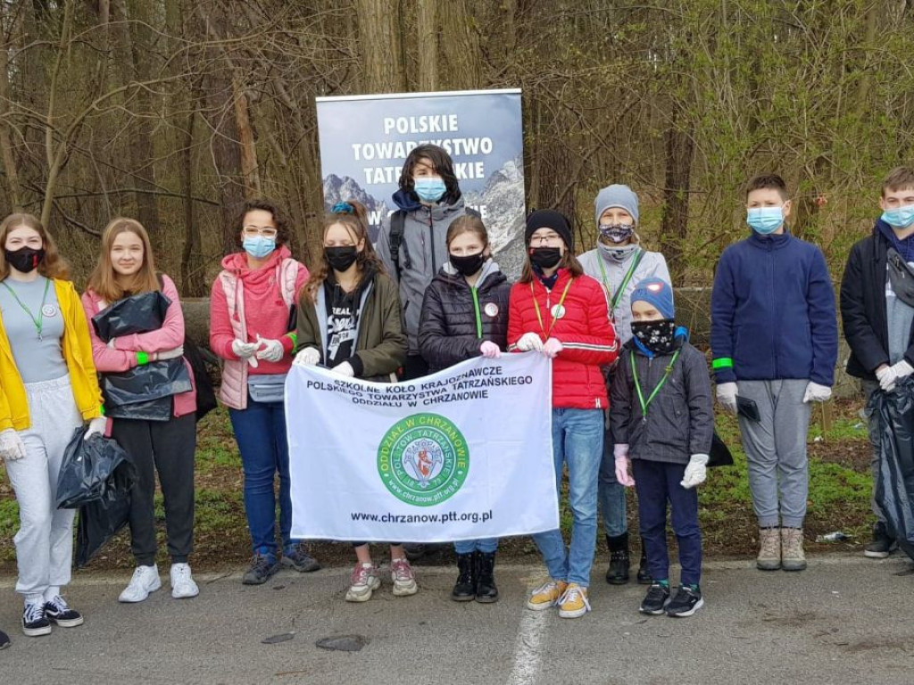 Sprzątanie lasu z PTT Chrzanów