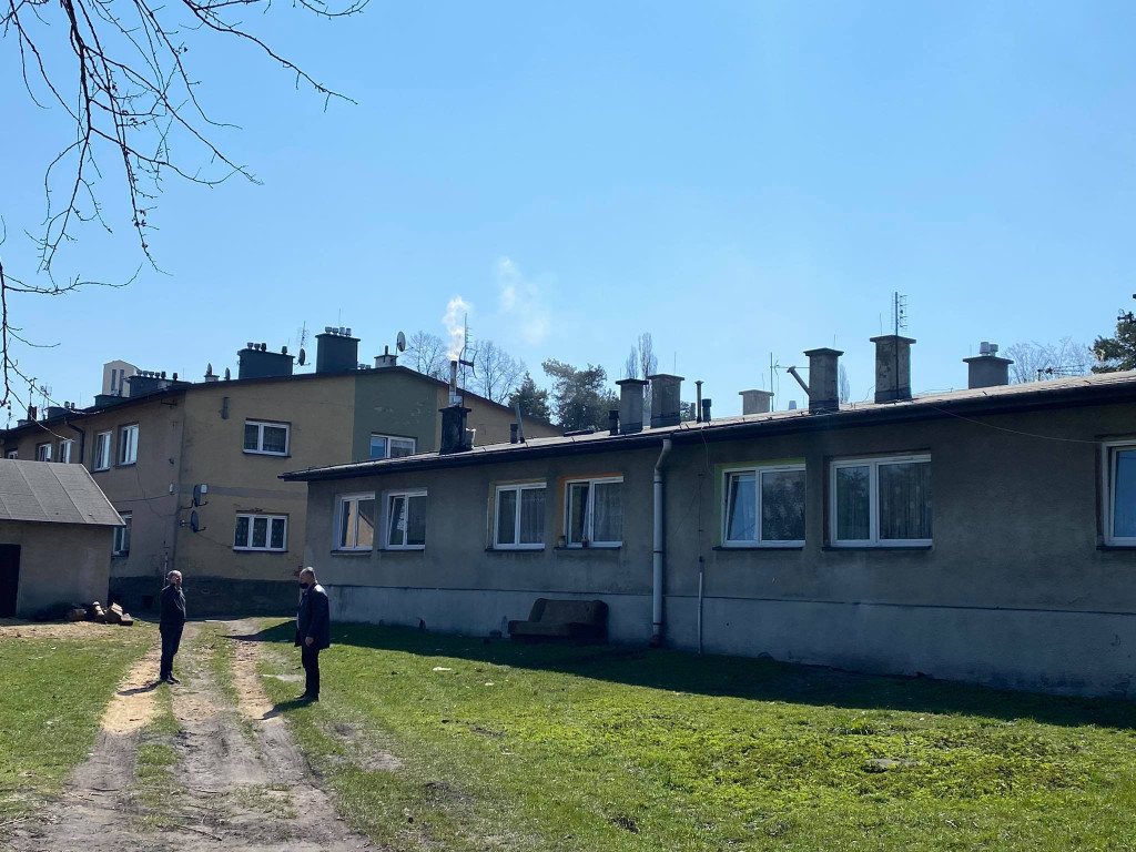 Jak wyglądają baraki i dawny hotel w Krystynowie