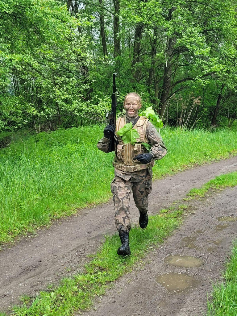 Licealiści z Trzebini na obozie mundurowym w Krakowie