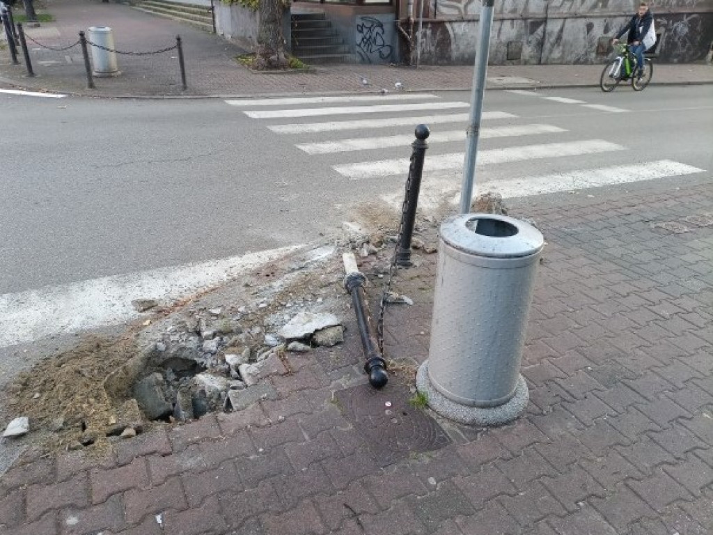 Ciężarówka narobiła szkód na Grunwaldzkiej w Chrzanowie