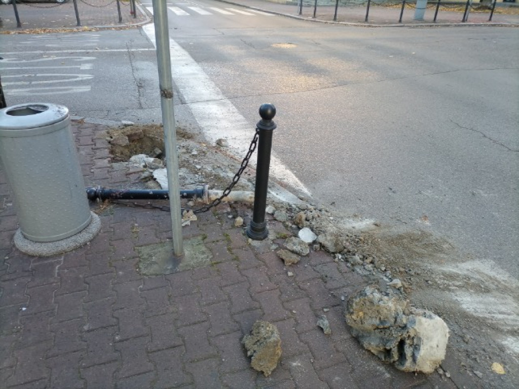 Ciężarówka narobiła szkód na Grunwaldzkiej w Chrzanowie