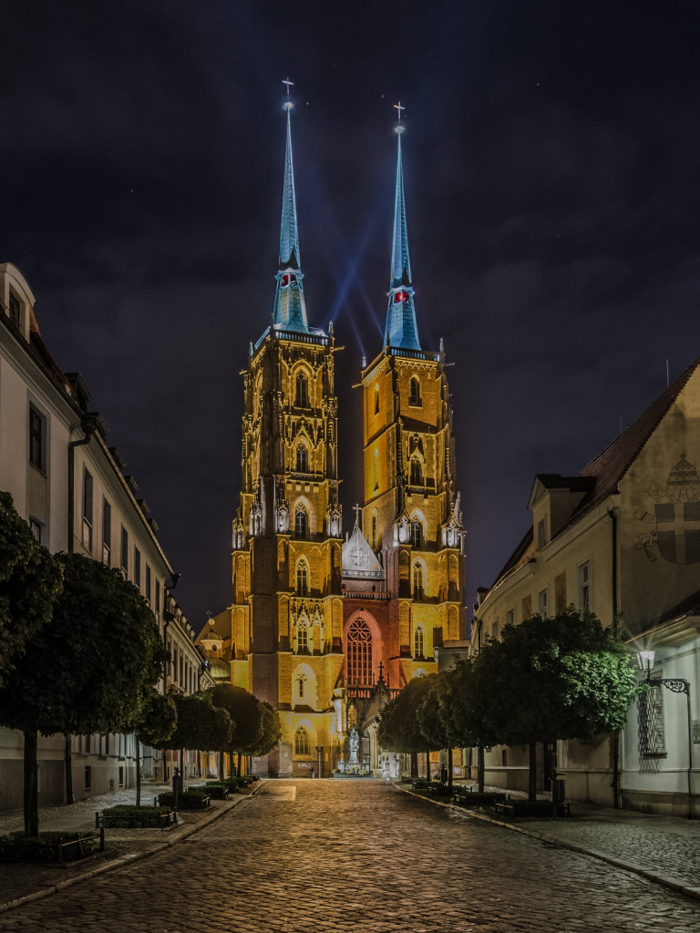 Miasta nocą w obiektywie Artura Sarny