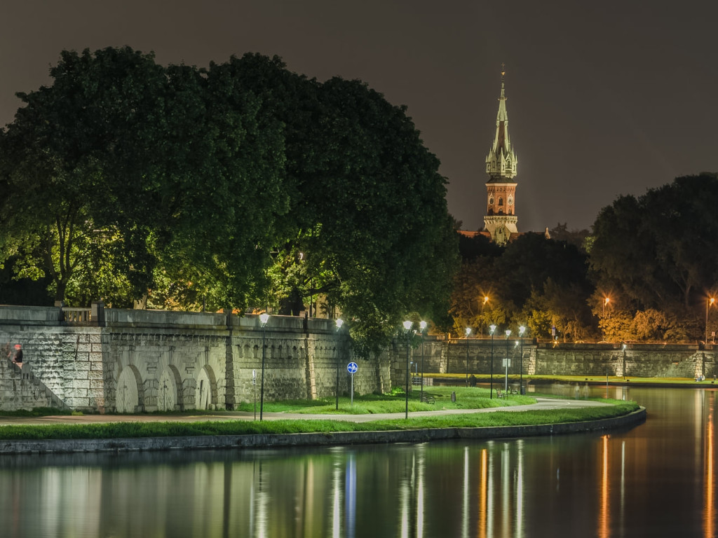 Miasta nocą w obiektywie Artura Sarny