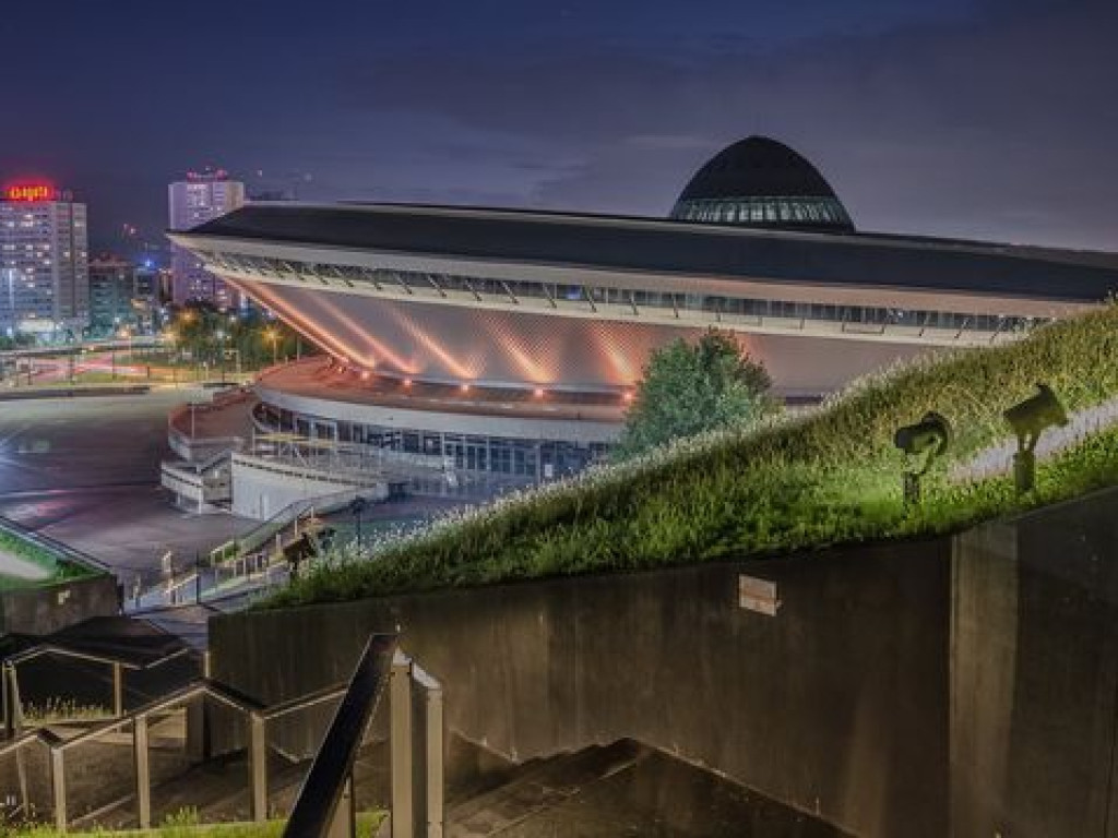 Miasta nocą w obiektywie Artura Sarny