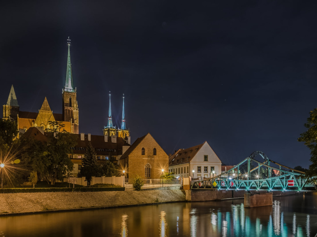 Miasta nocą w obiektywie Artura Sarny