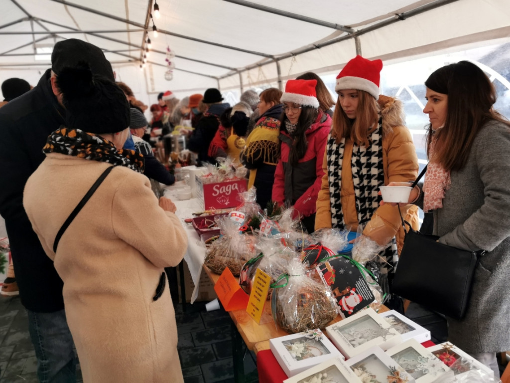 Impreza Na świątecznym placu w Babicach - 12.12.2021 r.